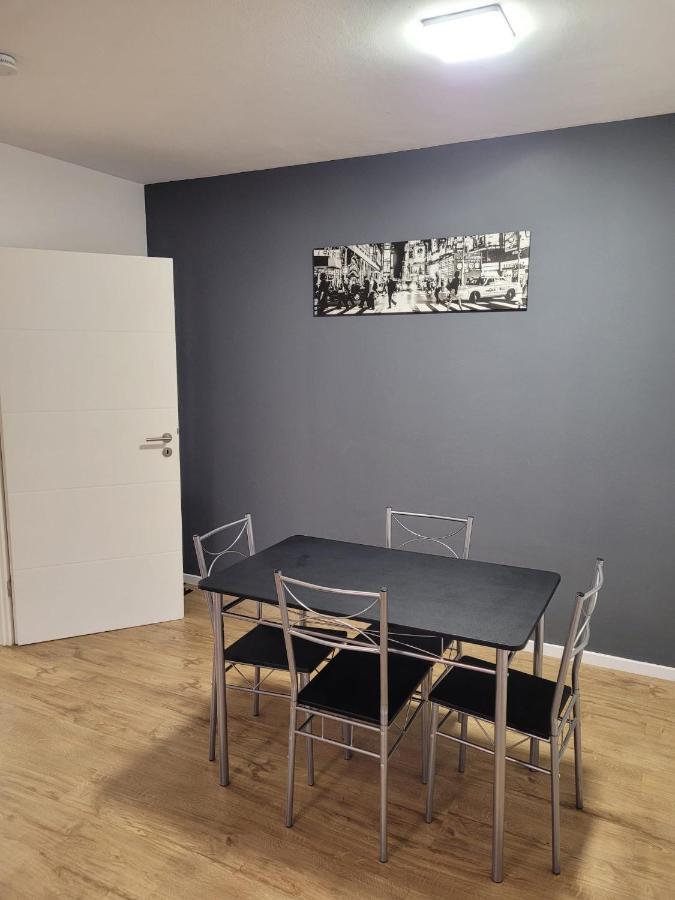 Schoene, Gemuetliche Moeblierte 2 Zi Wohnung In Rgb Регенсбург Экстерьер фото